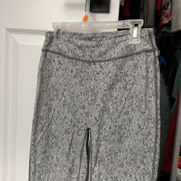 NWT Gymshark Fleur Texture Legging Size Medium - Picture 7 of 8